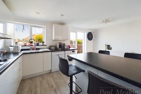 69 Aldrich Crescent, New Addington, Croydon, CR0 0NQ