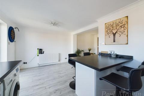 69 Aldrich Crescent, New Addington, Croydon, CR0 0NQ