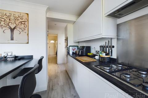 69 Aldrich Crescent, New Addington, Croydon, CR0 0NQ