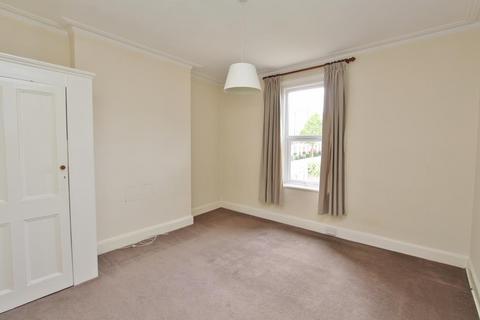 2 bedroom flat to rent, First Floor Flat, 56 Newbridge Road, Bath