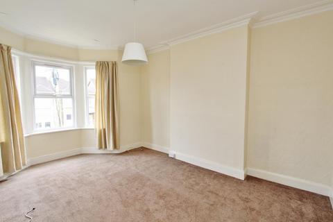 2 bedroom flat to rent, First Floor Flat, 56 Newbridge Road, Bath