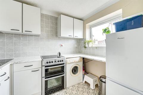 1 bedroom flat for sale, Byron Road, Worthing, West Sussex, BN11
