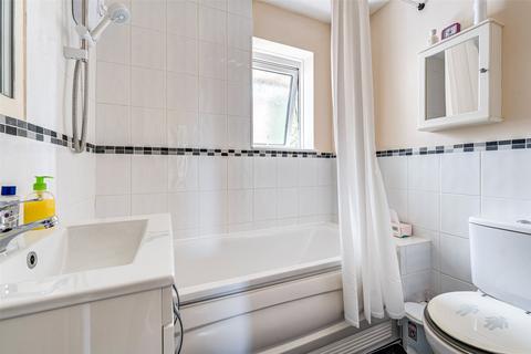 1 bedroom flat for sale, Byron Road, Worthing, West Sussex, BN11