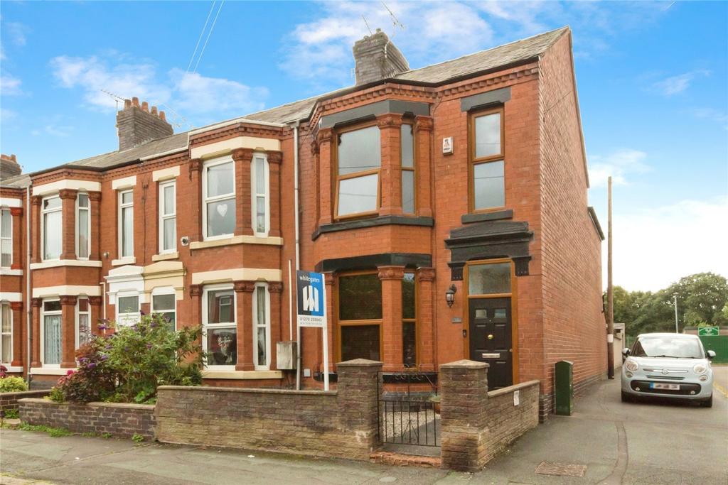 Gainsborough Road, Crewe, Cheshire, CW2 3 bed end of terrace house for