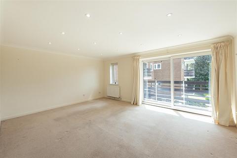 3 bedroom flat for sale, Milton Road, Harpenden