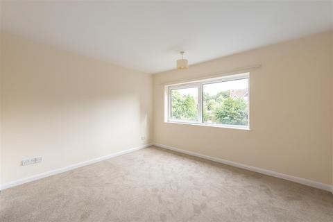 3 bedroom flat for sale, Milton Road, Harpenden