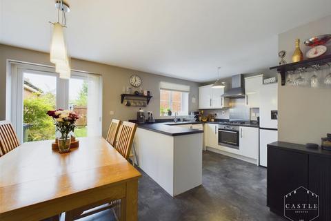35 Amber Way, Burbage, Hinckley, LE10 2LN
