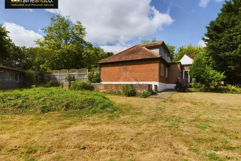 4 bedroom detached house for sale, Swanland Road, Brookmans Park