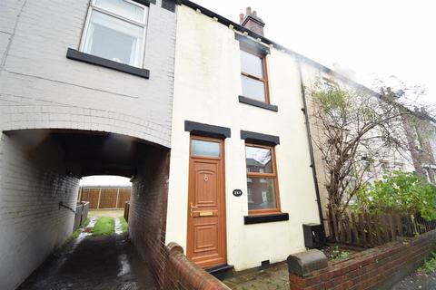 3 bedroom terraced house to rent, Wakefield Road, Ossett WF5