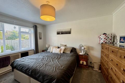 16 Malcolm Gardens, Polegate, BN26 6PN