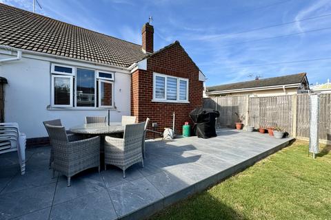 16 Malcolm Gardens, Polegate, BN26 6PN