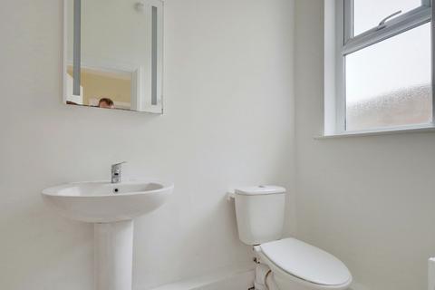 144 Bournemouth Park Road, Southend-on-sea, SS2 5LT