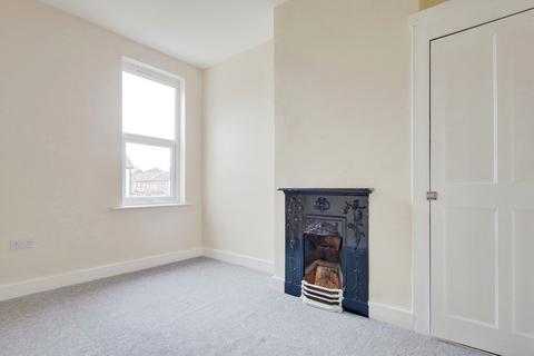 144 Bournemouth Park Road, Southend-on-sea, SS2 5LT
