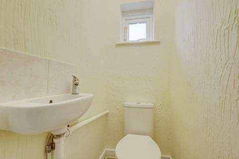 144 Bournemouth Park Road, Southend-on-sea, SS2 5LT