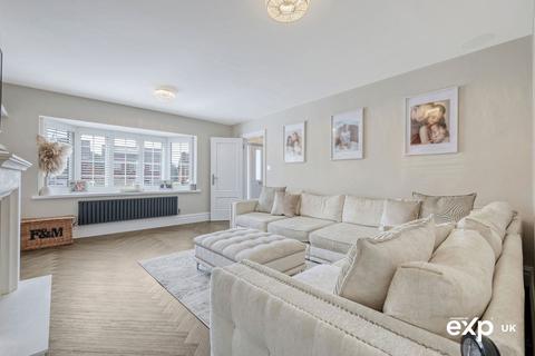 7 Greenfields, Billericay, CM12 9QB