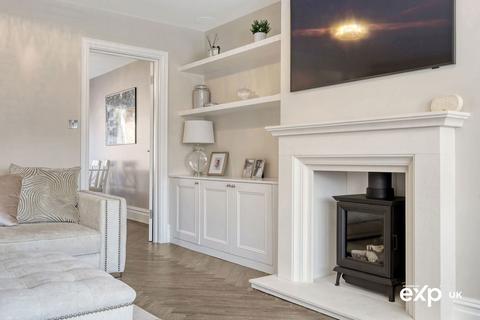 7 Greenfields, Billericay, CM12 9QB