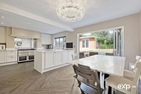 7 Greenfields, Billericay, CM12 9QB