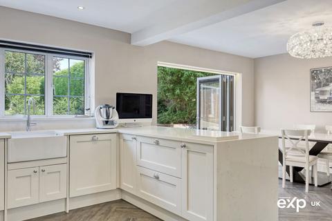 7 Greenfields, Billericay, CM12 9QB