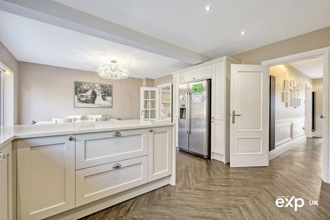 7 Greenfields, Billericay, CM12 9QB