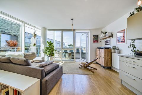 1 bedroom apartment for sale, Woods Road, London