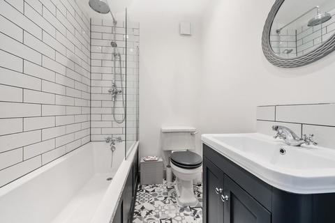 Flat D, 17 Marriott Road, Barnet, EN5 4NJ