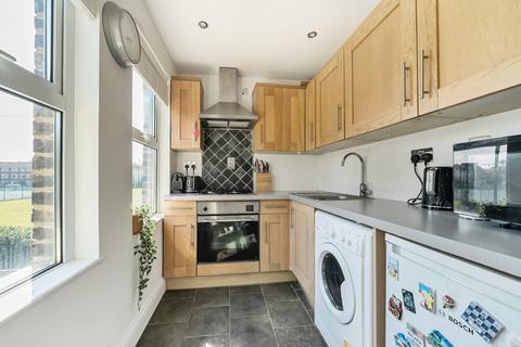Flat D, 17 Marriott Road, Barnet, EN5 4NJ
