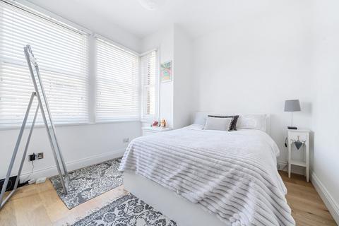 Flat D, 17 Marriott Road, Barnet, EN5 4NJ