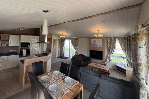 3 bedroom lodge for sale, Whitecliff Bay Holiday Park