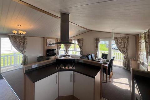 3 bedroom lodge for sale, Whitecliff Bay Holiday Park