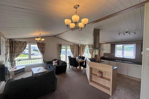 3 bedroom lodge for sale, Whitecliff Bay Holiday Park