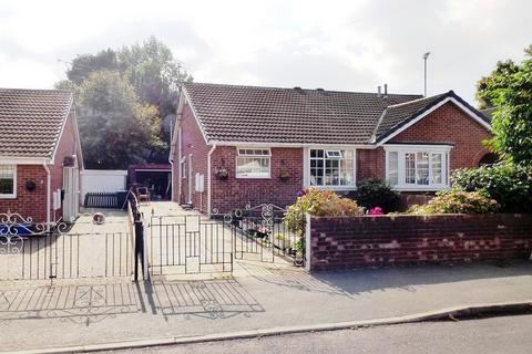 2 bedroom semi-detached bungalow for sale, Chestnut Rise, Leeds LS12