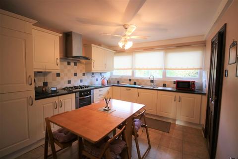 2 bedroom flat to rent, Cleaver Gardens, Nuneaton