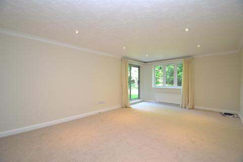 2 bedroom flat to rent, Gordon Avenue, Stanmore