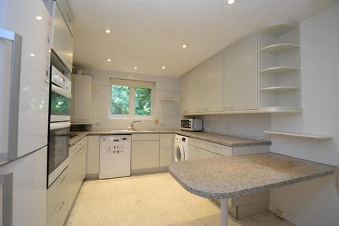 2 bedroom flat to rent, Gordon Avenue, Stanmore