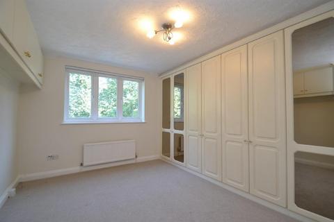 2 bedroom flat to rent, Gordon Avenue, Stanmore