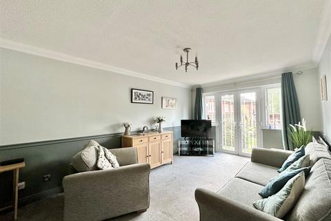 2 bedroom flat for sale, Carlton Place, Hazel Grove, Stockport