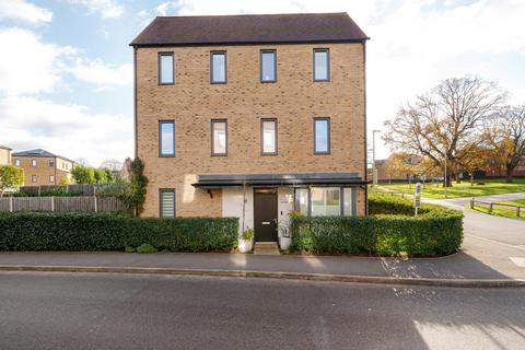 10 Sir James Moody Way, Coulsdon, CR5 3GX
