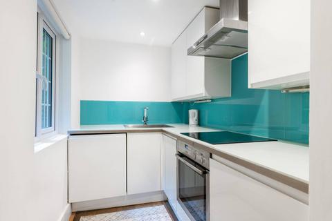 Studio to rent, Monmouth Road, Westbourne Grove, London, W2