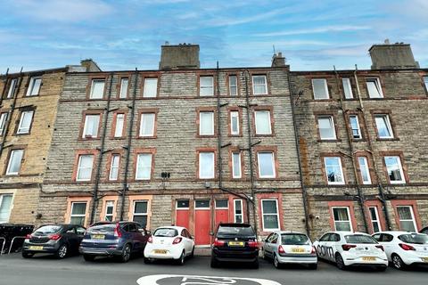 1 bedroom flat to rent, Restalrig Road South, Restalrig, Edinburgh, EH7