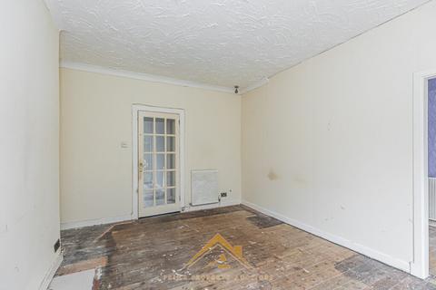152 Croftside Avenue, Glasgow, G44 5ND