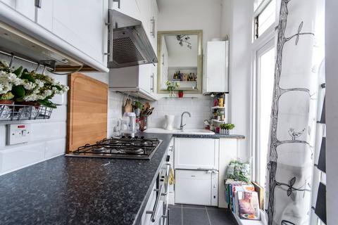 Studio for sale, Goldhawk Road, Shepherd's Bush, London, W12