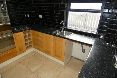 3 bedroom terraced house to rent, Bessborough Road, Prenton CH43