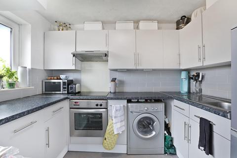 2 bedroom flat for sale, Granville Square, London