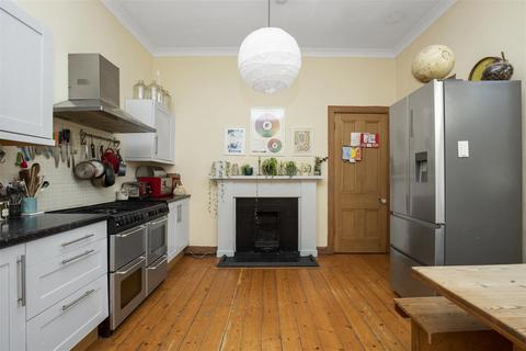 71b Appin Crescent, Dunfermline, KY12 7QT