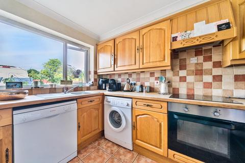5 Meon Road, Oakley, Basingstoke, RG23 7AL