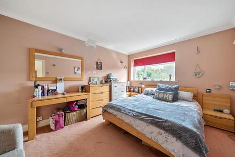 5 Meon Road, Oakley, Basingstoke, RG23 7AL