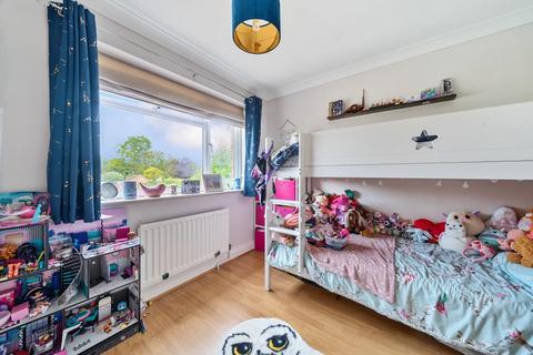 5 Meon Road, Oakley, Basingstoke, RG23 7AL