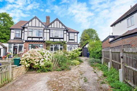 3 bedroom semi-detached house to rent, Abbots Gardens, London, N2