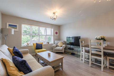 2 bedroom apartment for sale, New Haw Road, New Haw