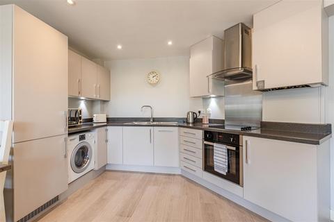 2 bedroom apartment for sale, New Haw Road, New Haw